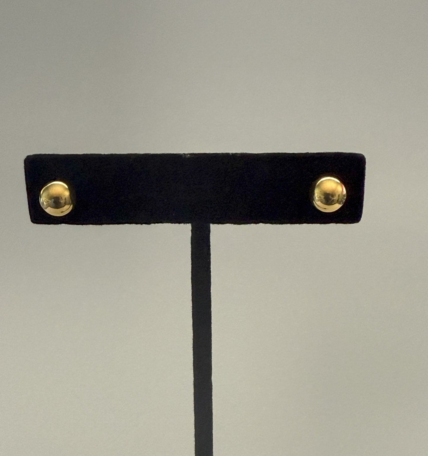 Gold Stud