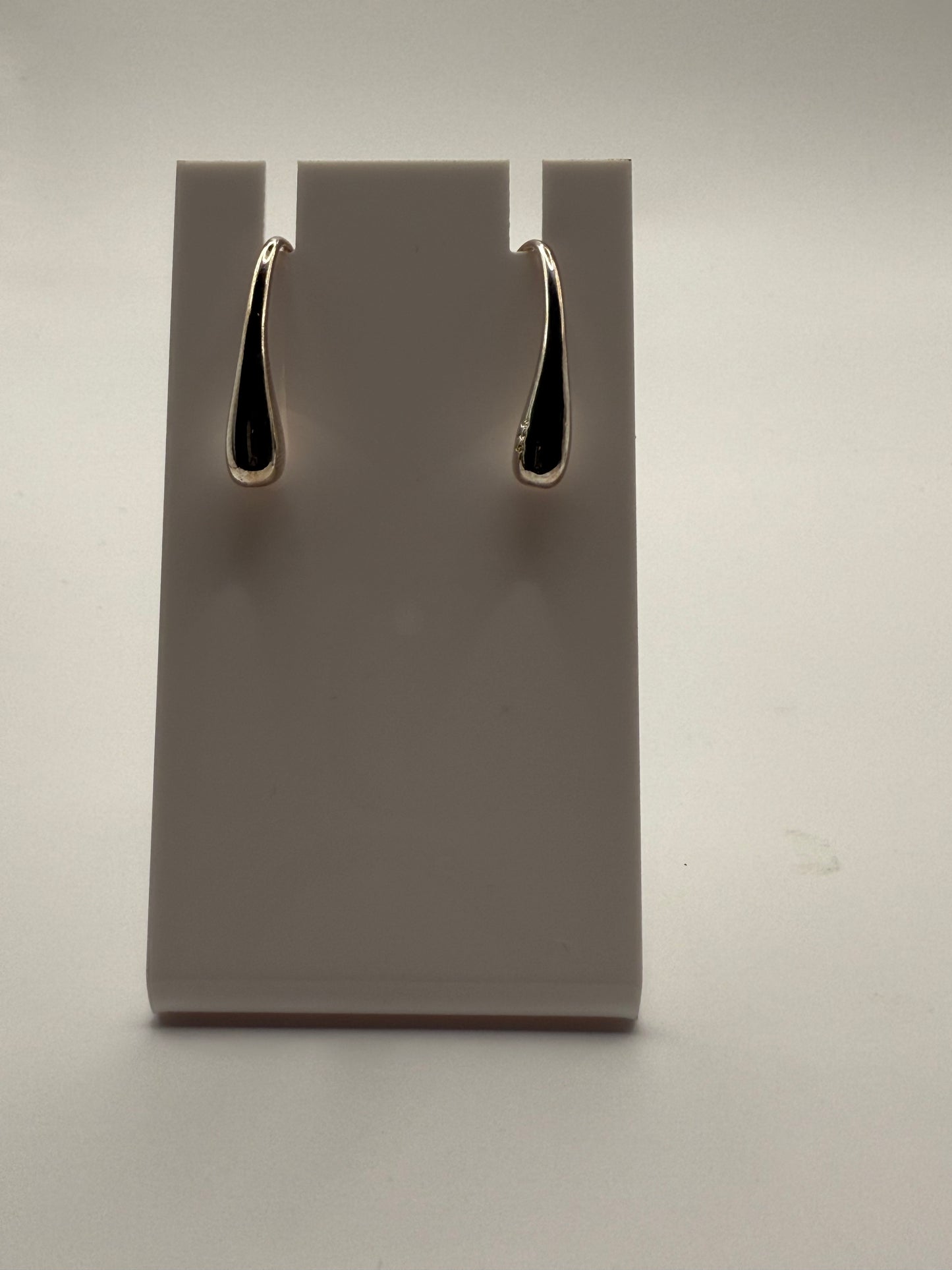 Curved Dangle