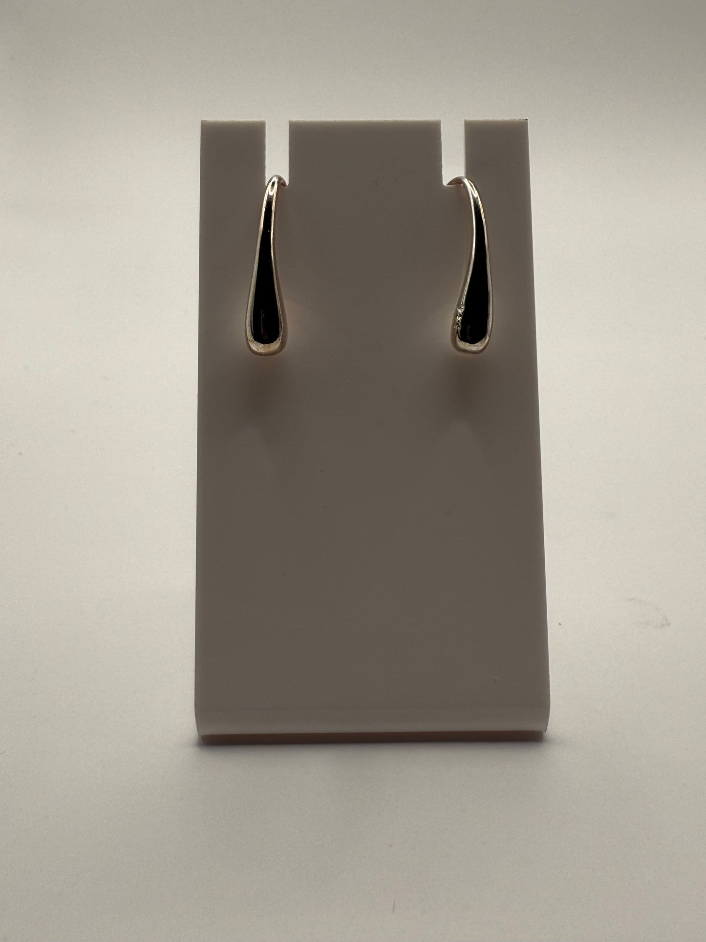Curved Dangle