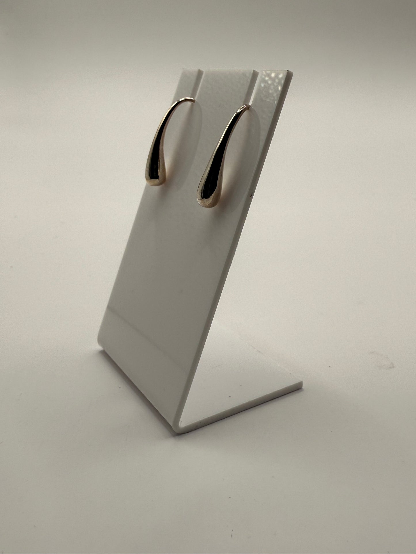 Curved Dangle