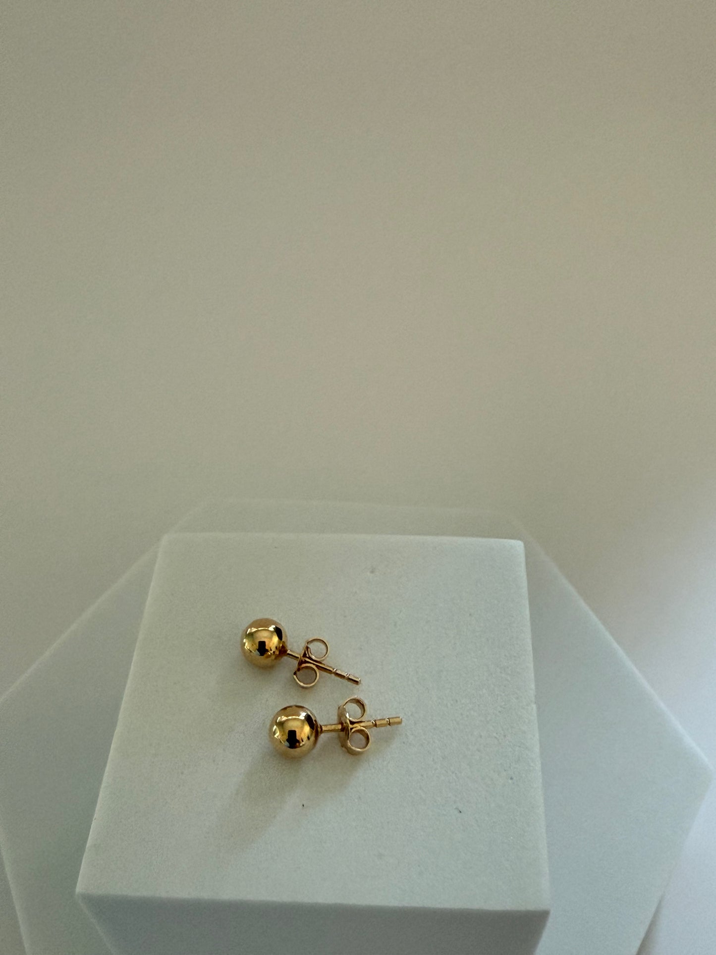 Gold Stud